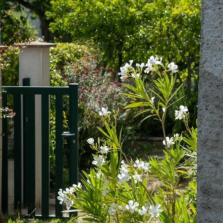 The Tourangelle House - Family House بيت للعطل