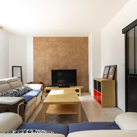 The Tourangelle House - Family House بيت للعطل